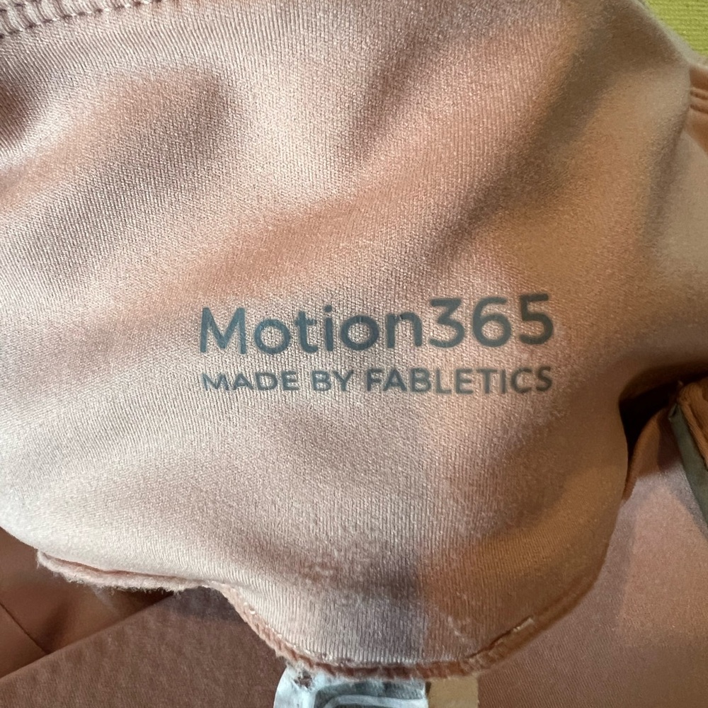 Fabletics Performance Leggings bundle. Large - image 6